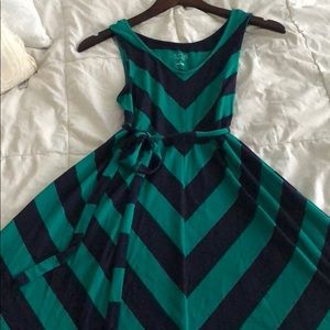 Sleeveless maternity dress